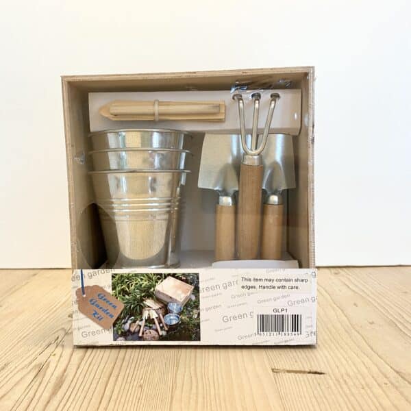 Te Complete Green Garden Kit image