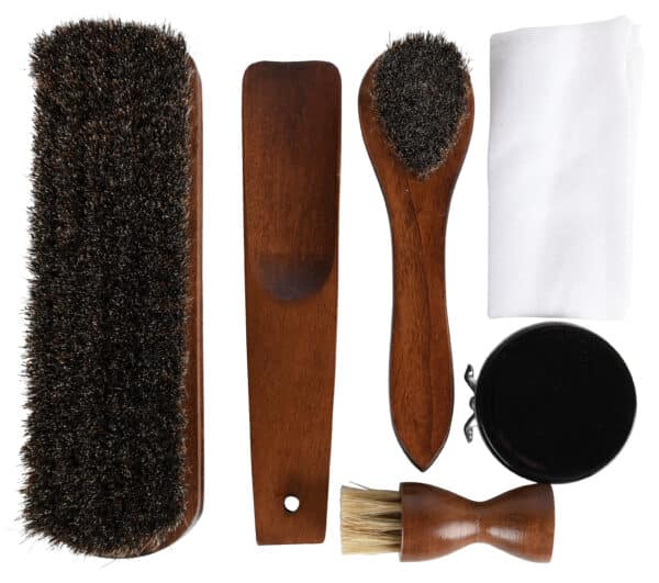 Shoe & Boot cleaning kit contents image