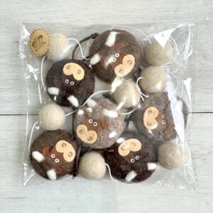 Six Highland Cow & Ball Garland image