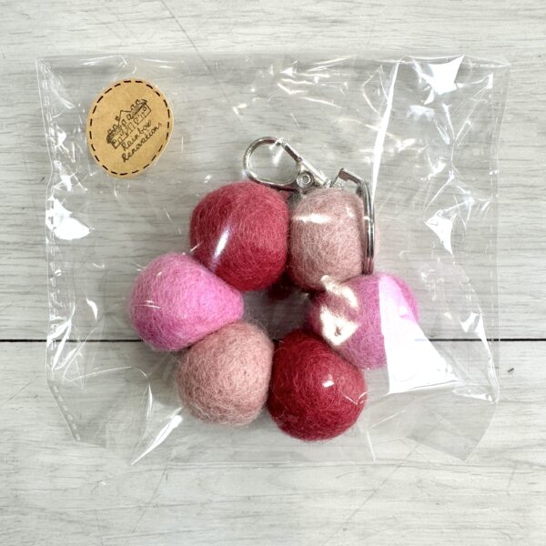 Key ring Felt Ball Pinks image